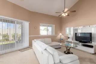 Photo #6: 6109865 Listing