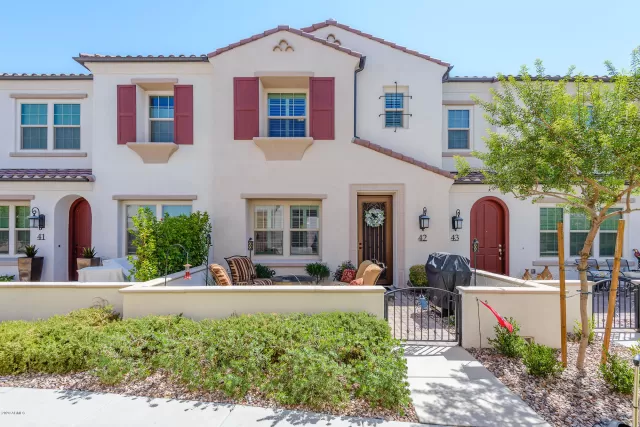 MLS: 6109879 Condo For Sale