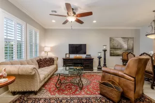 Photo #4: 6109879 Listing