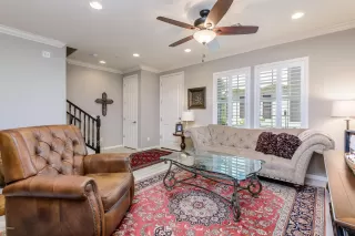 Photo #5: 6109879 Listing