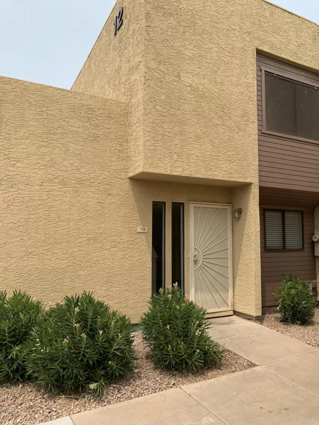 MLS: 6109920 Condo For Sale