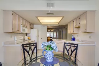 Photo #4: 6110064 Listing