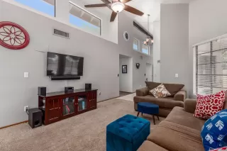 Photo #5: 6110218 Listing