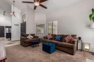 Photo #6: 6110218 Listing