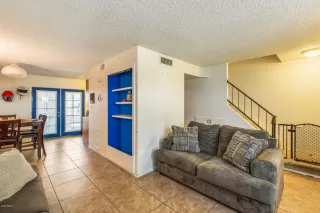 Photo #5: 6110260 Listing