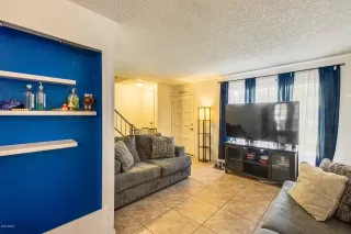 Photo #6: 6110260 Listing