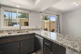 Photo #5: 6110266 Listing