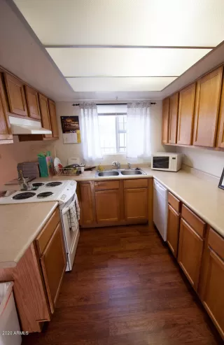 Photo #5: 6110399 Listing