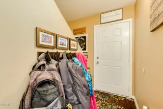 Photo #2: 6110523 Listing