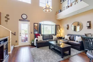 Photo #5: 6110523 Listing