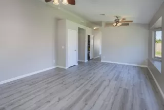 Photo #6: 6110658 Listing