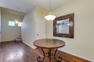 Photo #5: 6110670 Listing