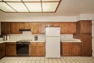 Photo #5: 6110896 Listing