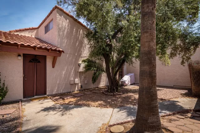 MLS: 6110928 Condo For Sale