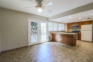 Photo #5: 6110974 Listing