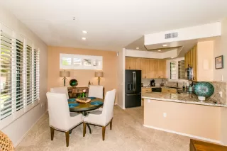 Photo #5: 6111001 Listing