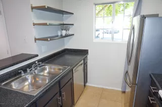 Photo #5: 6111090 Listing