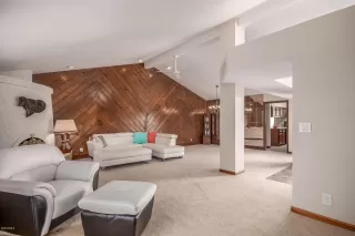 Photo #2: 6111095 Listing