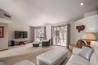 Photo #4: 6111095 Listing