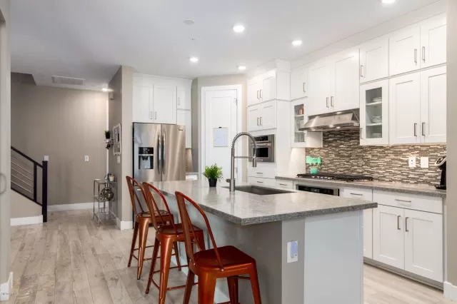 MLS: 6111501 Condo For Sale