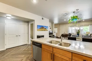 Photo #6: 6111720 Listing