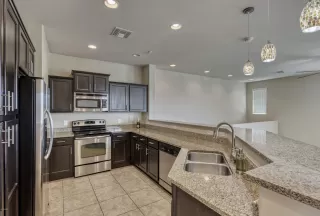 Photo #5: 6111991 Listing