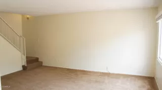 Photo #5: 6112042 Listing