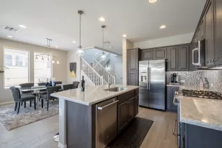 Photo #1: 6112331 Listing 