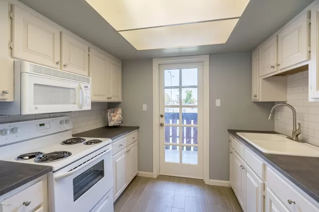 MLS: 6112562 Condo For Sale