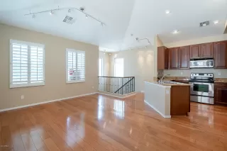 Photo #5: 6112687 Listing