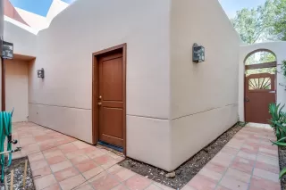 Photo #5: 6112713 Listing