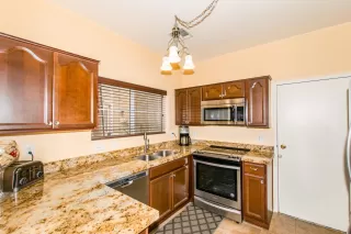 Photo #5: 6112891 Listing