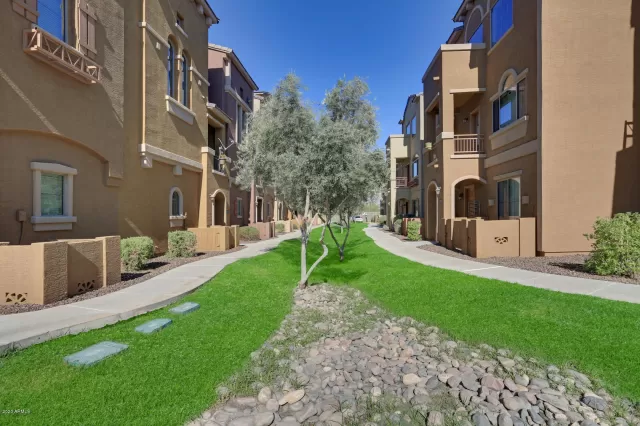 MLS: 6112982 Condo For Sale