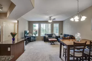 Photo #2: 6112982 Listing