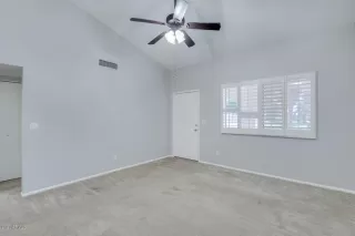 Photo #4: 6112988 Listing