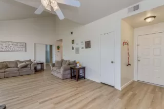 Photo #2: 6113442 Listing 