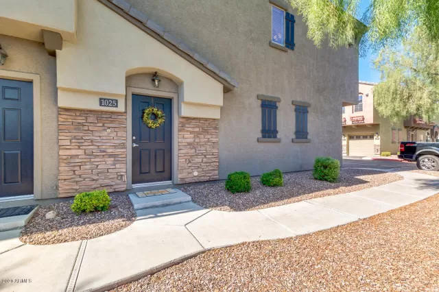 MLS: 6113546 Condo For Sale