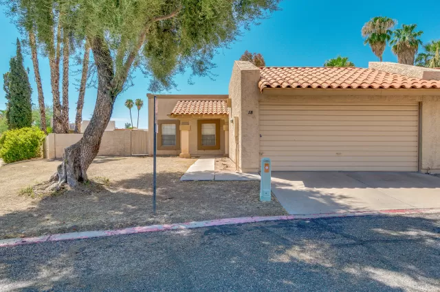 MLS: 6113806 Condo For Sale