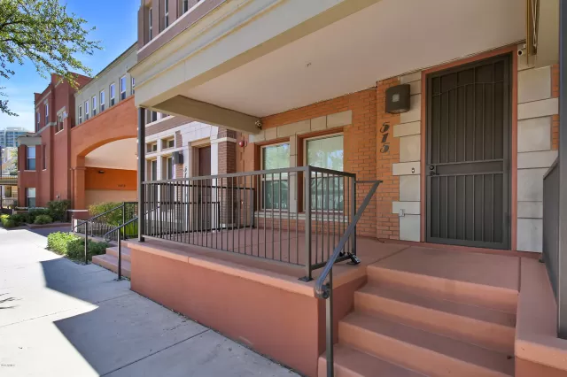 MLS: 6113835 Condo For Sale