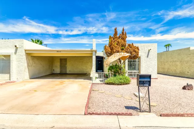 MLS: 6113839 Condo For Sale