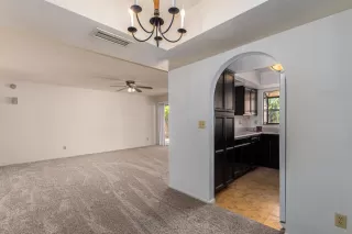 Photo #5: 6114027 Listing 