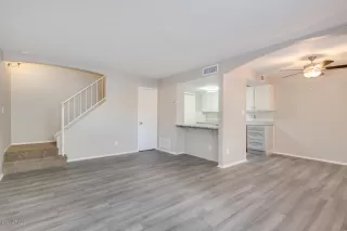 Photo #2: 6114104 Listing