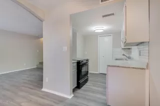 Photo #5: 6114104 Listing