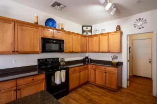 Photo #5: 6114162 Listing