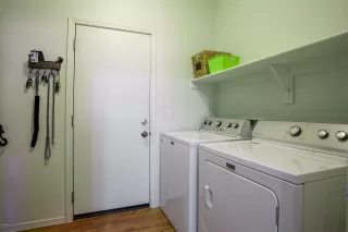 Photo #6: 6114162 Listing