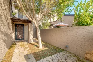 Photo #6: 6114664 Listing