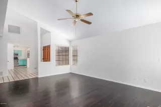 Photo #5: 6114784 Listing