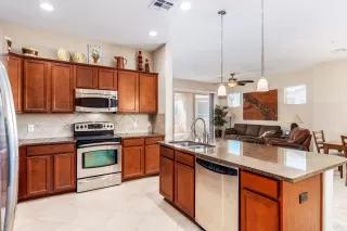 Photo #6: 6114804 Listing