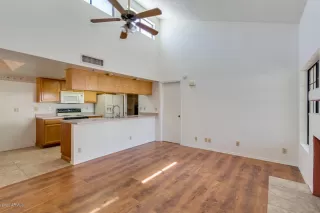 Photo #2: 6115021 Listing