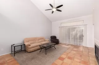 Photo #6: 6115826 Listing